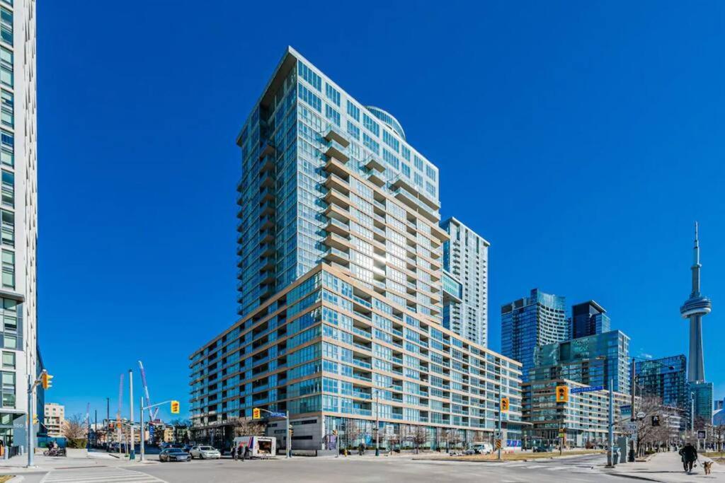 Lush Condo By Cntower - Free Parking Toronto Eksteriør bilde