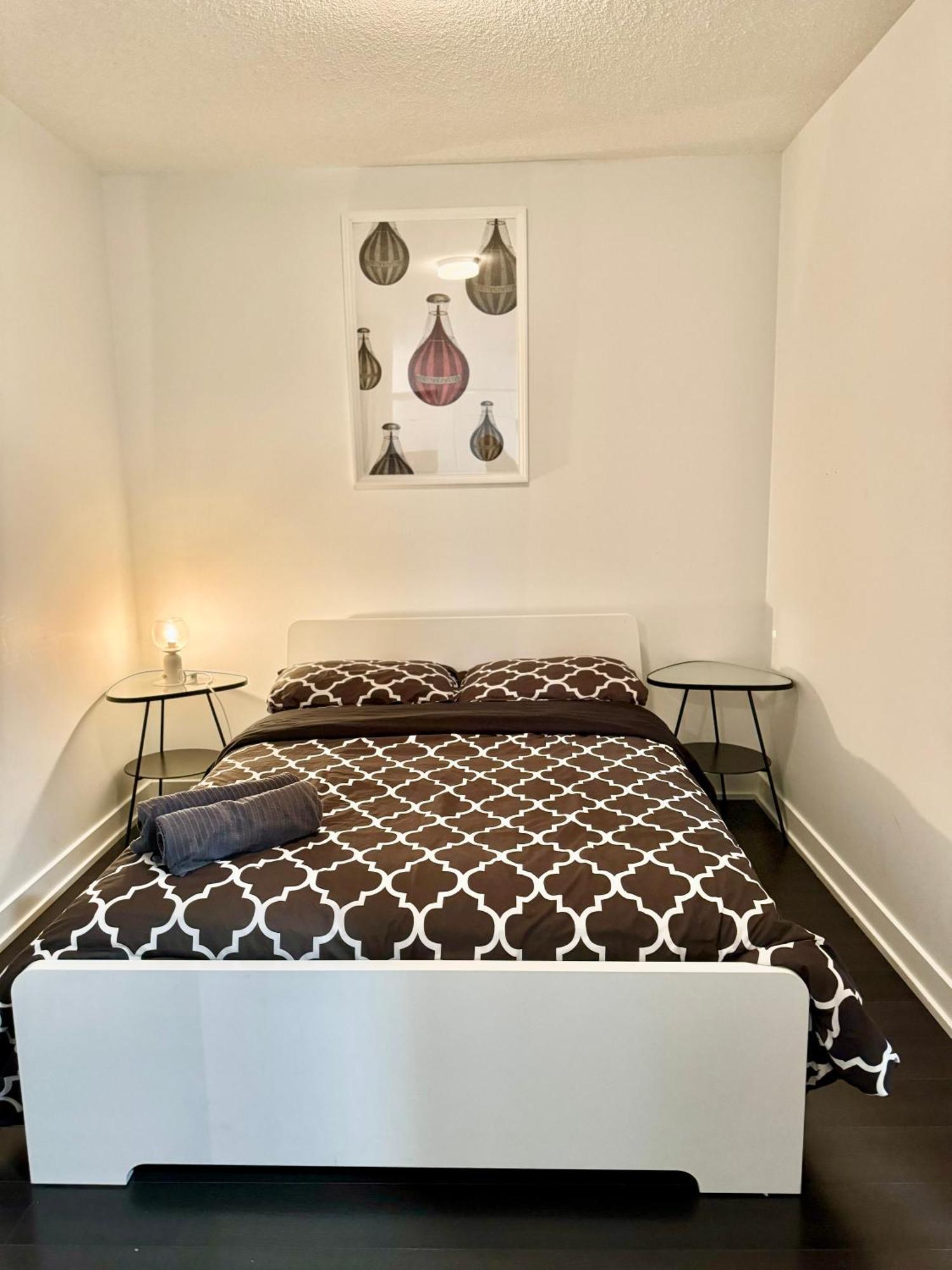 Lush Condo By Cntower - Free Parking Toronto Eksteriør bilde