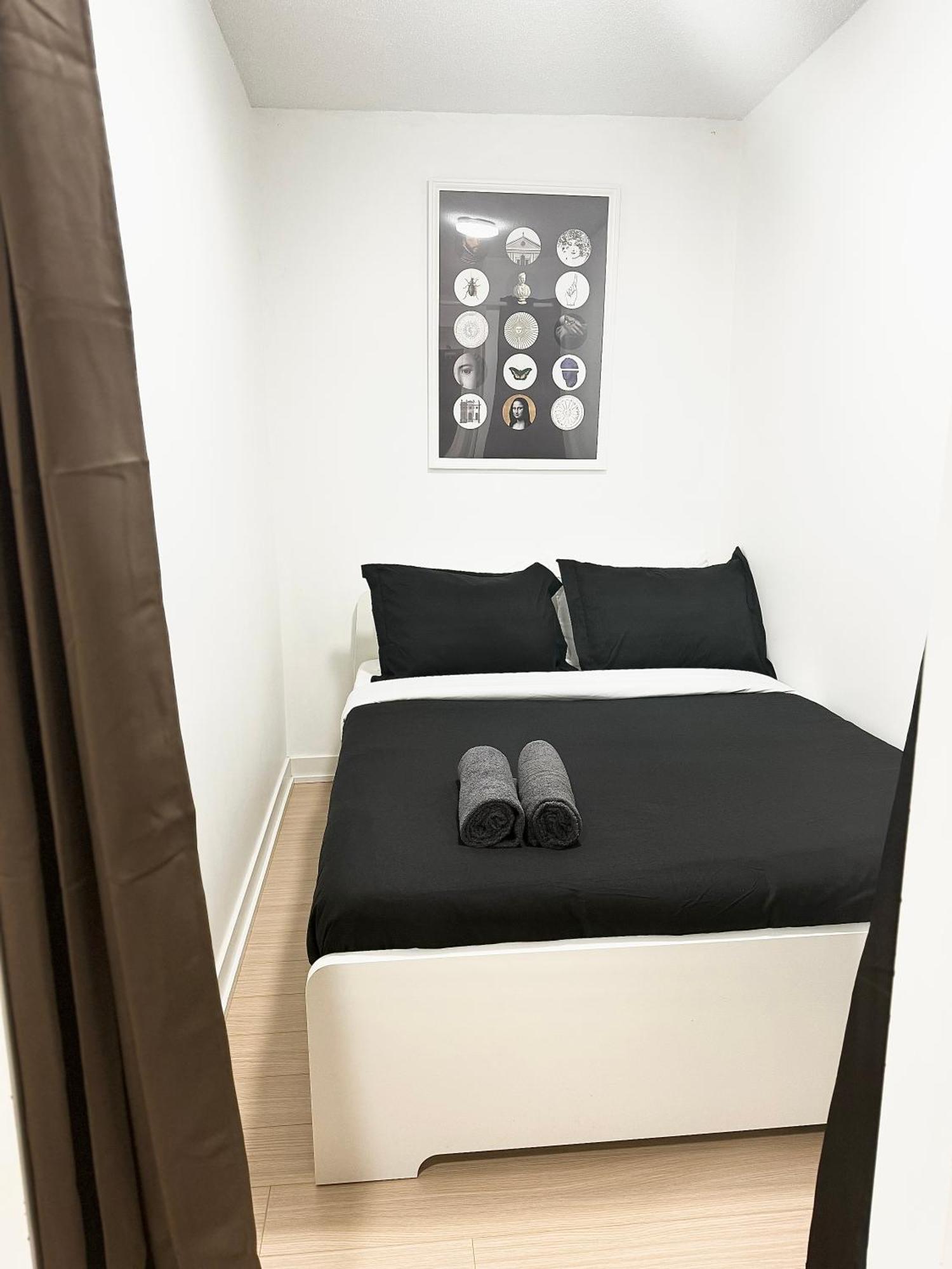 Lush Condo By Cntower - Free Parking Toronto Eksteriør bilde